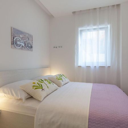 Olive Tree Apartments Подстрана Екстериор снимка