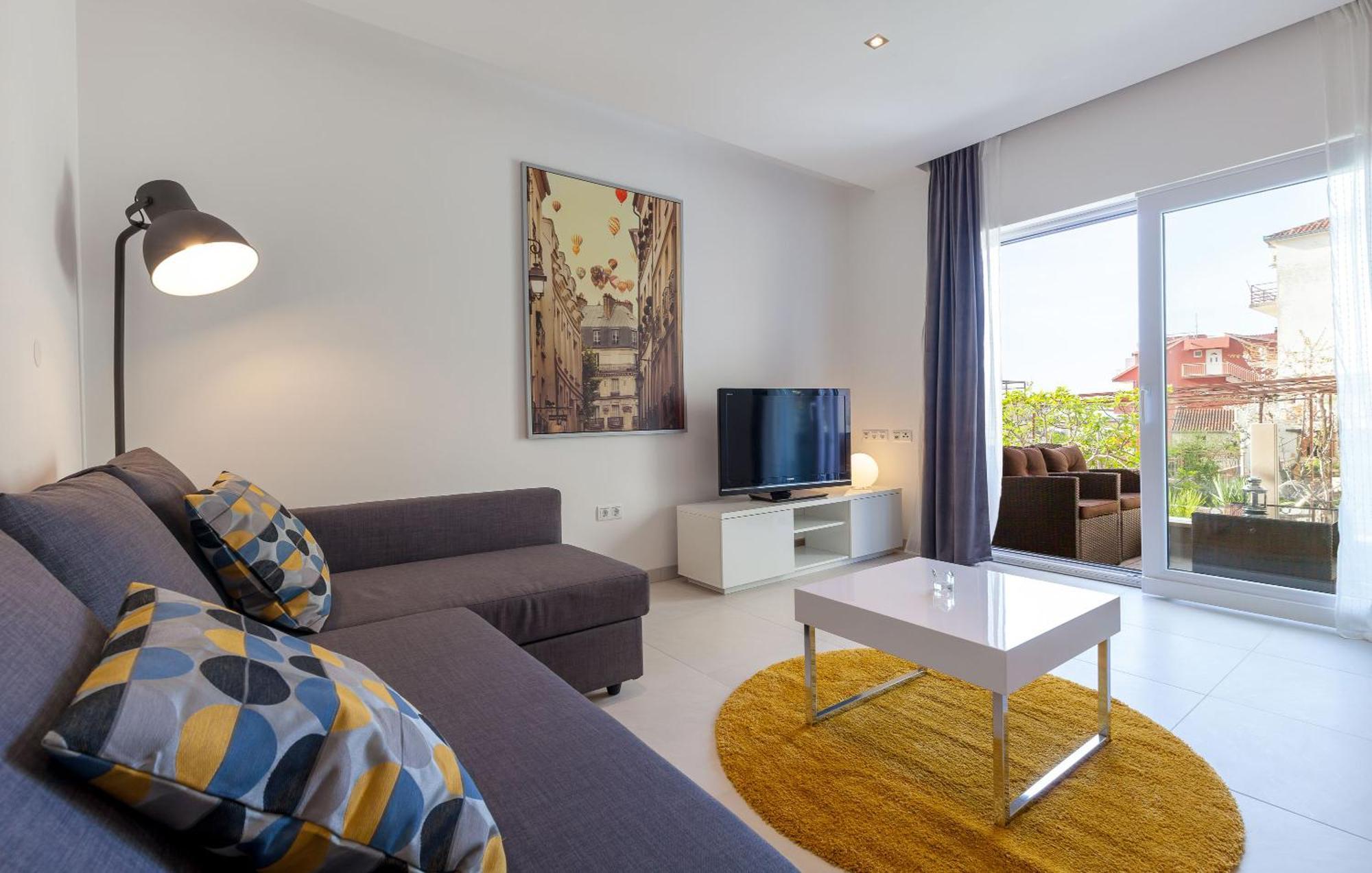 Olive Tree Apartments Подстрана Екстериор снимка