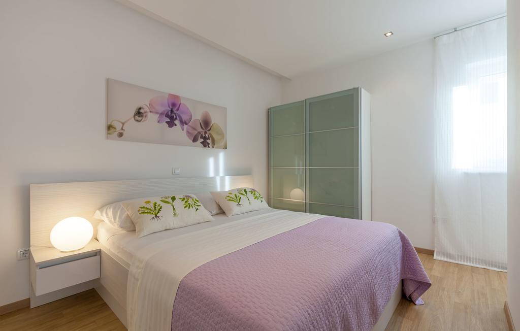 Olive Tree Apartments Подстрана Екстериор снимка
