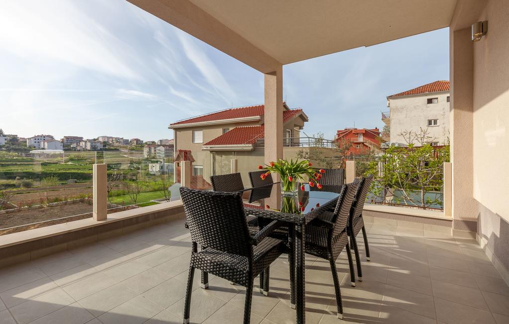 Olive Tree Apartments Подстрана Екстериор снимка