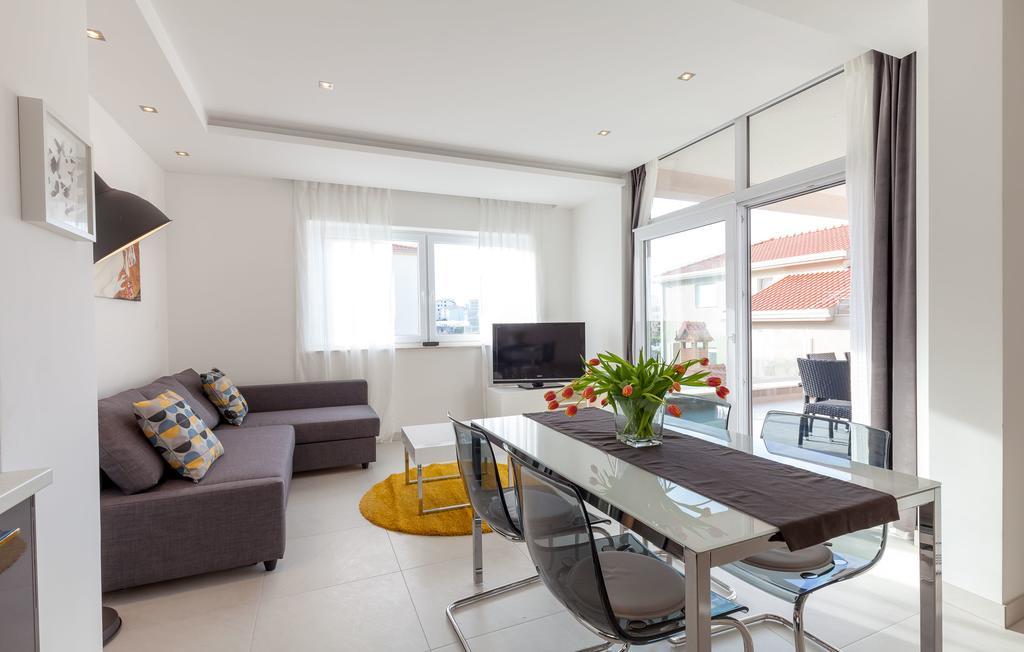 Olive Tree Apartments Подстрана Екстериор снимка