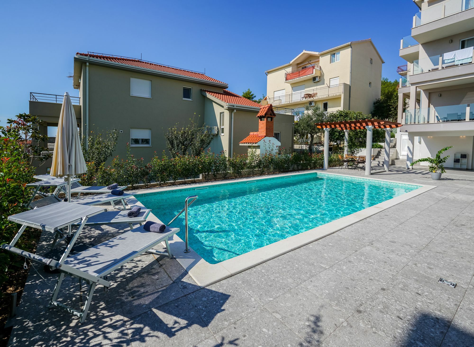 Olive Tree Apartments Подстрана Екстериор снимка