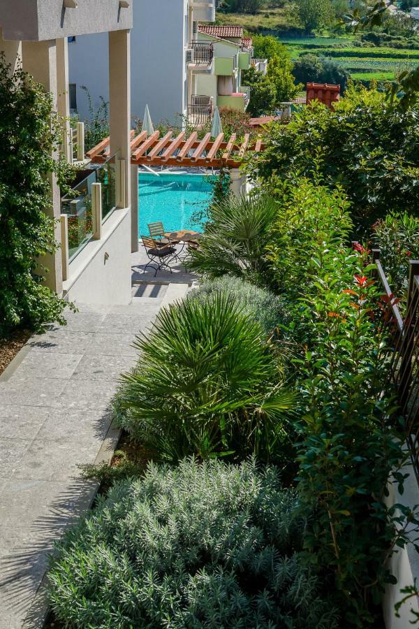 Olive Tree Apartments Подстрана Екстериор снимка