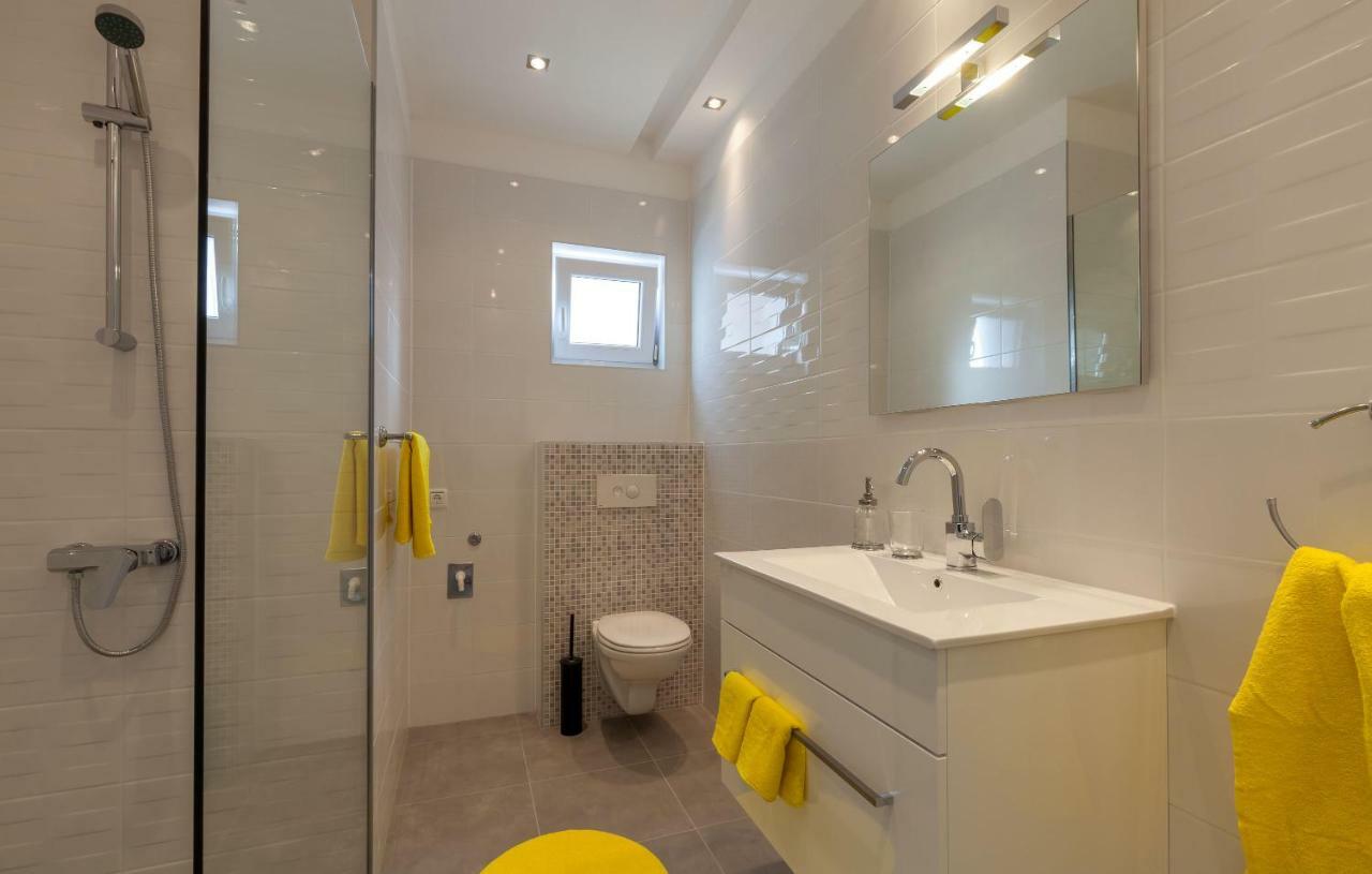 Olive Tree Apartments Подстрана Екстериор снимка