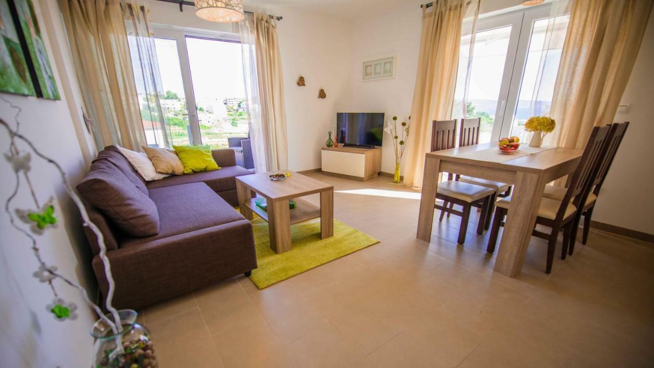 Olive Tree Apartments Подстрана Екстериор снимка